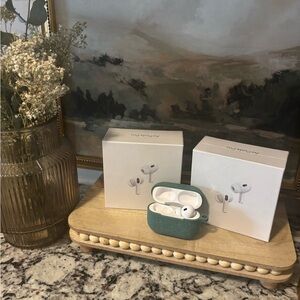 Wireless Earbuds with Teal Case